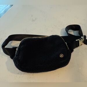 Lululemon Fleece Everywhere Belt Bag 1L – Black/Gold Sherpa Bum Bag